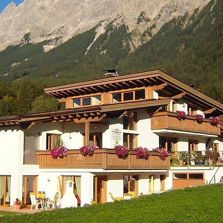 Haus Angelika Ehrwald Exterior foto